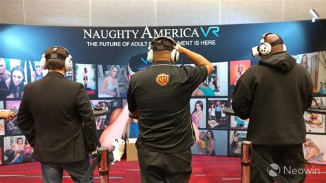 How to watch Naughty America virtual reality porn for free  .